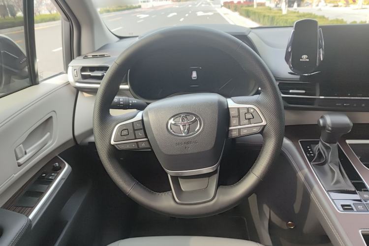 Used Toyota Granvia 2024 2.5L Hybrid Comfort Edition