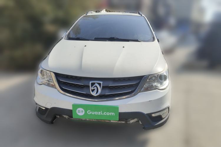Used Baojun 730 2014 1.5L manual Comfort version 7 seats
