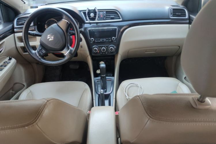 Used Suzuki Alivio 2015 1.6L Automatic Enjoyment Model Center Console