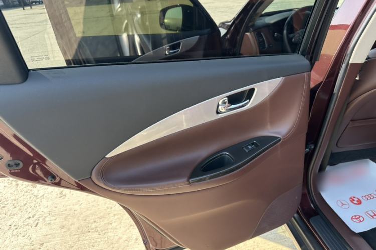 Used Infiniti QX50 2015 2.5L Enjoyment Edition Interior 10