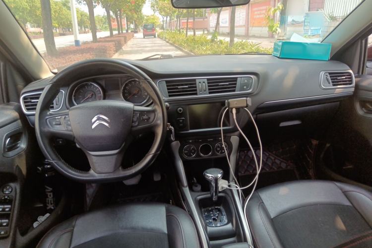 Used Citroen C3-XR 2015 1.6L Automatic Pioneer Model Center Console