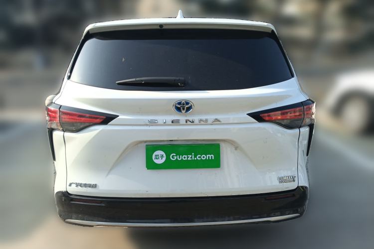 Used Toyota SIENNA 2021 2.5L Hybrid Premium Edition Rear