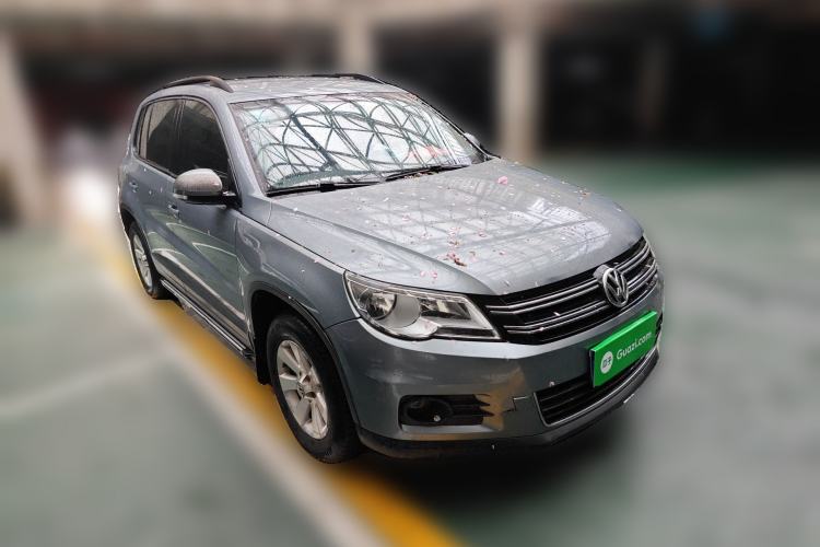 Used Volkswagen Tiguan 2010 1.8 TSI Automatic Two-Wheel Drive Urban Edition Front Right 45 Deg