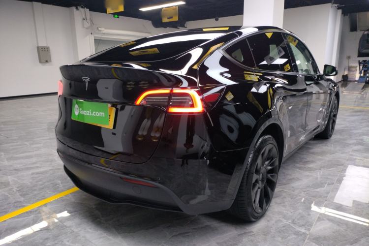 Used Tesla Model Y 2023 Long-Range All-Wheel-Drive Version