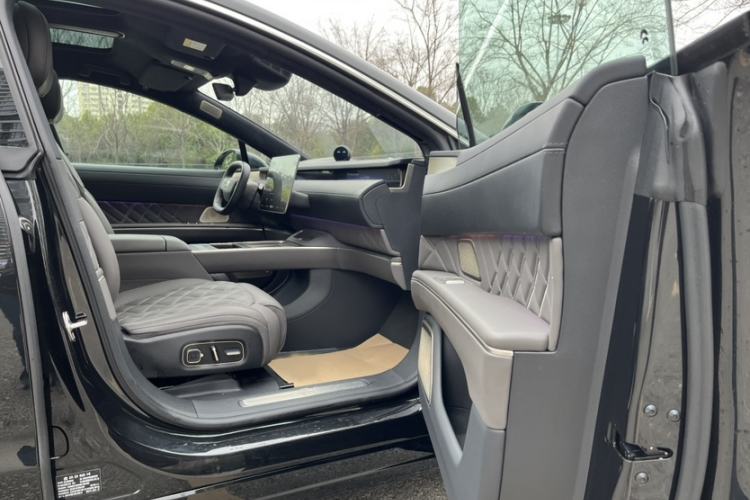 Used Nio ET9 2025 100 kWh
