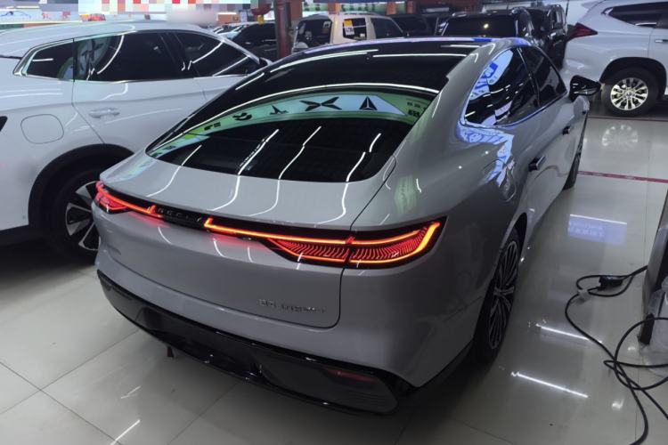 Used Geely Galaxy Galaxy 8 2025 130km EM-P Starship Edition