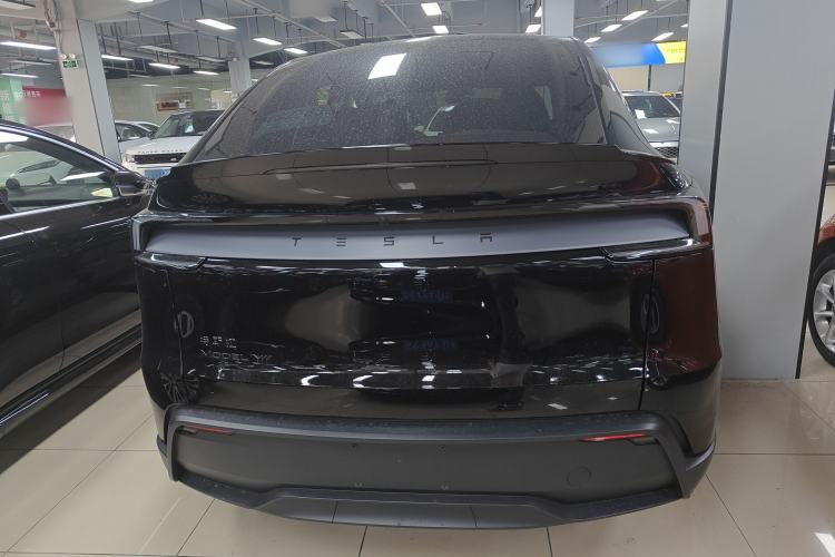 Used Tesla Model Y L 2025 Model Long-Range All-Wheel-Drive Version
