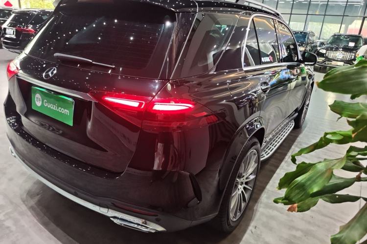 Used Mercedes-Benz GLE 2024 GLE 450 4MATIC Luxury Model Rear Right 45 Deg