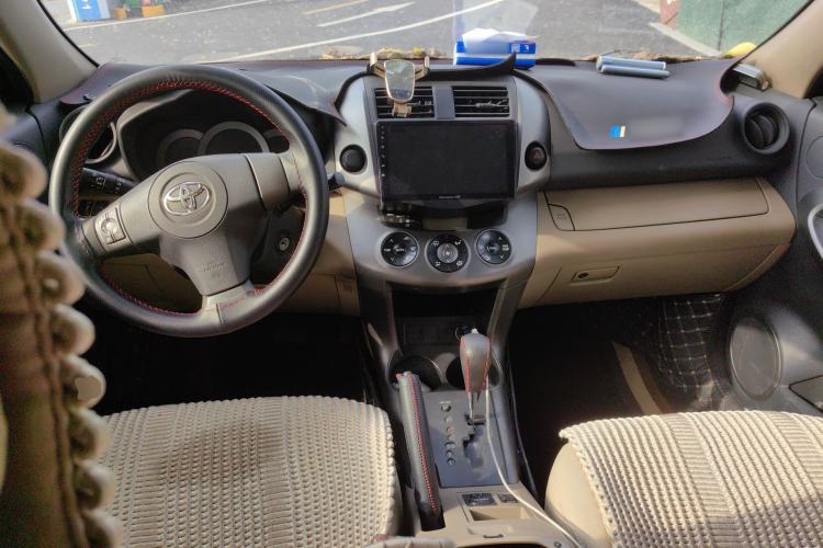 Used Toyota RAV4 2011 2.0L Automatic Classic Edition Center Console