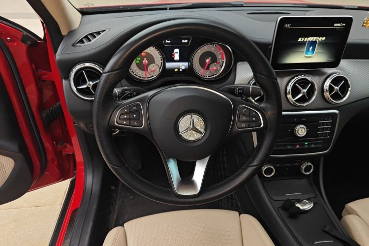 Used Mercedes-Benz GLA 2016 GLA 200 Fashion Model
