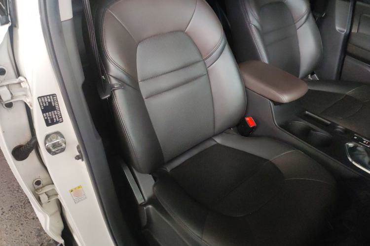 Used GAC Trumpchi GS4 2017 235T Automatic Two-Wheel Drive Luxury Smart Connectivity Version Right Front Seat