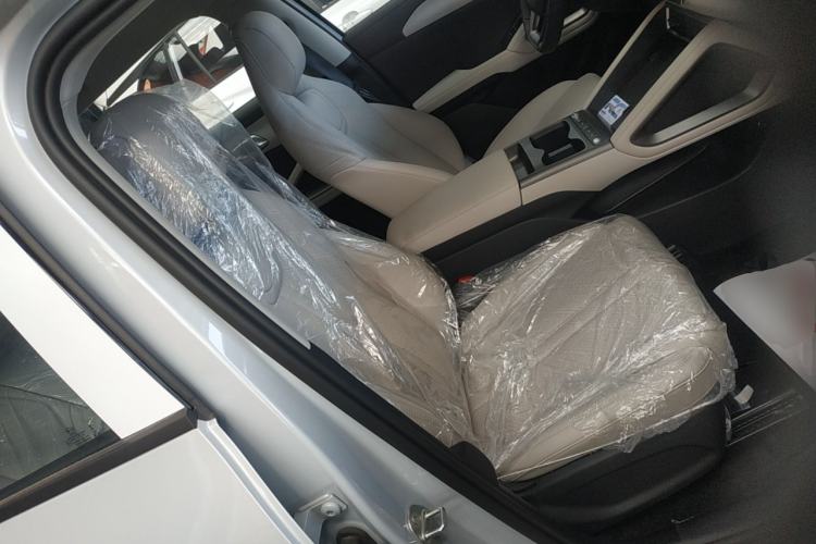 Used BYD Yuan UP 2025 Intelligent Driving Version 401 KM Dynamic Edition
