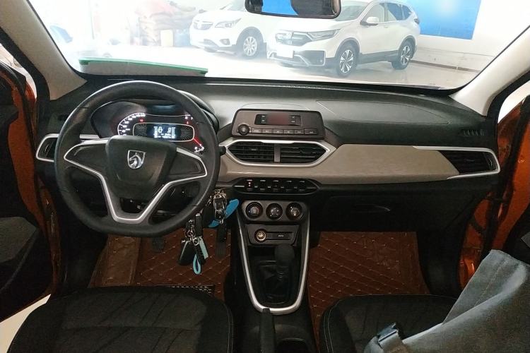 Used Baojun 510 2017 1.5L manual Comfort trim