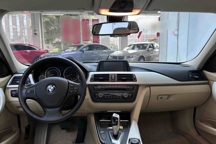 Used BMW 3 Series 2015 320i Fashion Model
