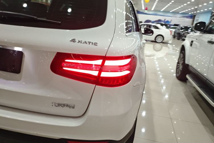 Used Mercedes-Benz GLC 2016 GLC 260 4MATIC Luxury Model
