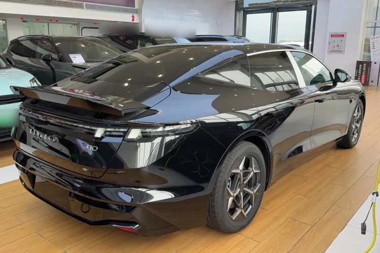 Used Lynk & Co Z10 2025 95 kWh 766 km Range Rear-Wheel Drive Max Exterior 3