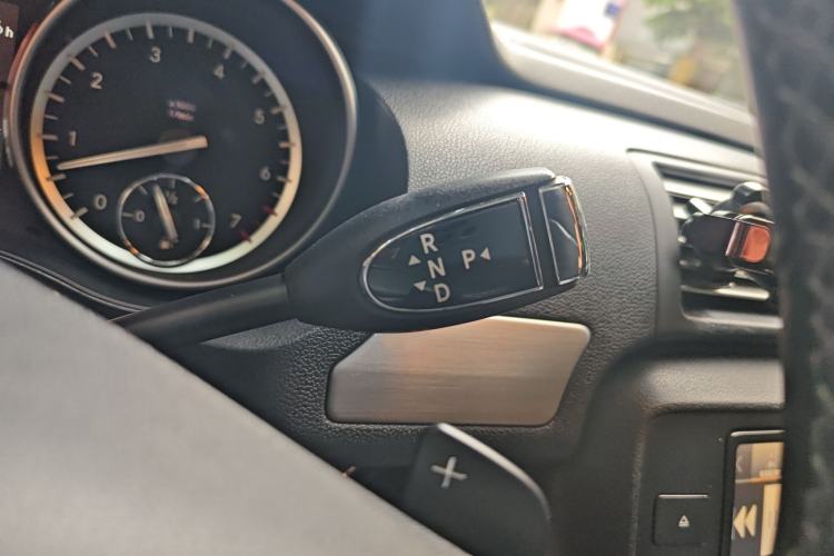 Used Mercedes-Benz R-Class 2014 R 320 4MATIC Business Model Gear Lever