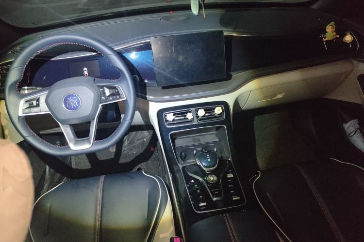 Used BYD Qin PLUS 2021 DM-i 55KM Flagship Model Center Console