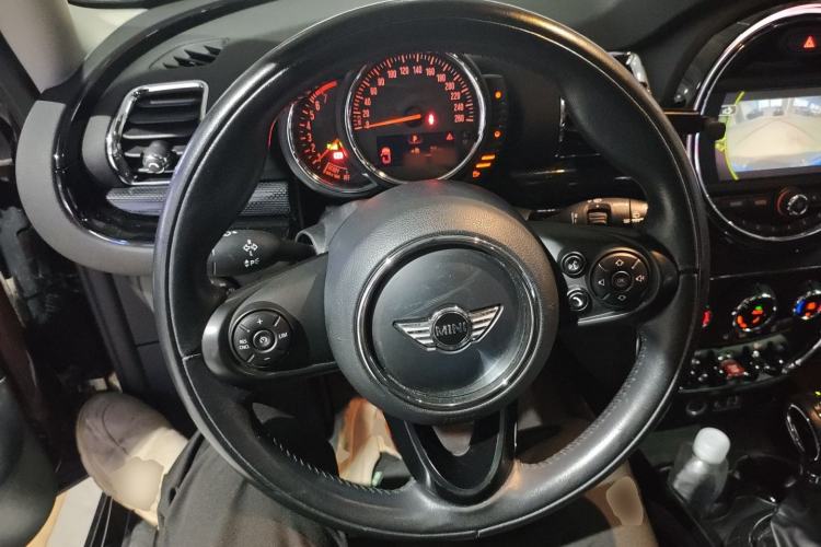 Used MINI Clubman 2016 Revised Version 1.5T COOPER Connoisseur Edition
