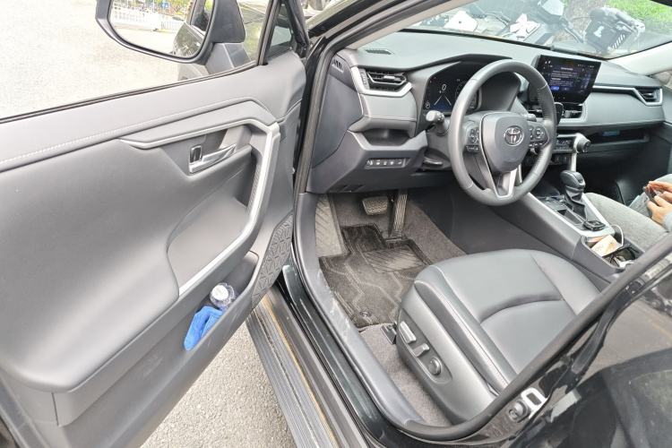 Used Toyota RAV4 2023 2.0L CVT Two-Wheel Drive Fashion Plus Edition
