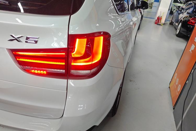 Used BMW X5 2017 xDrive28i
