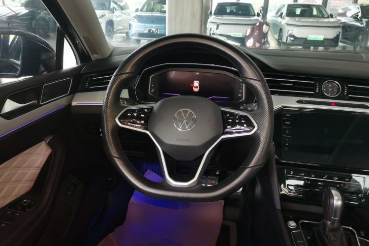 Used Volkswagen Magotan 2024 2 Million Units Zhongxiang Version 330TSI DSG Luxury Edition