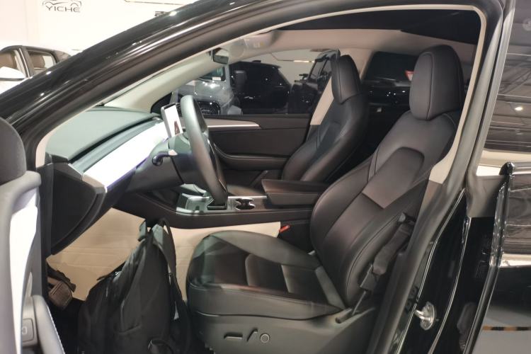 Used Tesla Model Y 2023 Rear-Wheel-Drive Version Left Front Seat