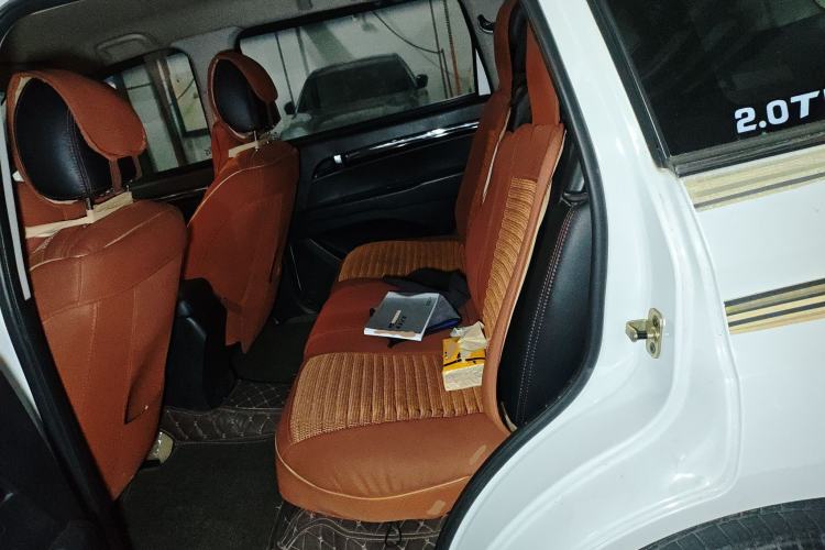 Used Land X8 2015 Explorer Edition 2.0T Gasoline 4x2 Luxury Model