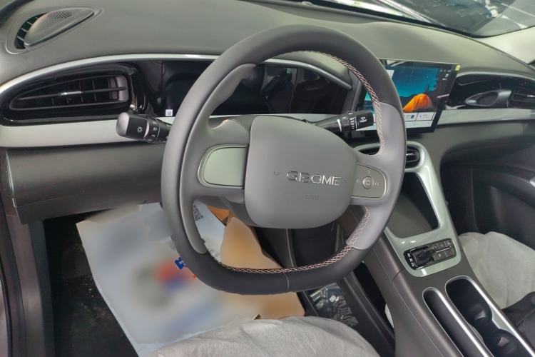 Used Geely Galaxy Geome 2026 Model 310km Youth Edition Center Console