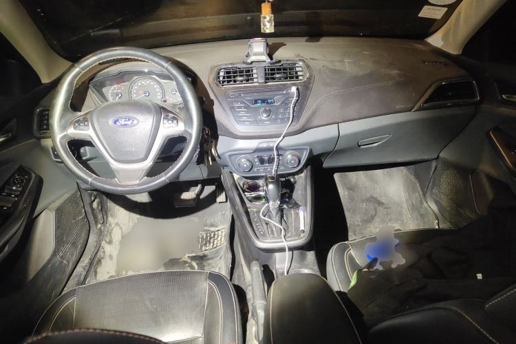 Used Ford Escort 2015 1.5L Automatic Fashion Model Center Console