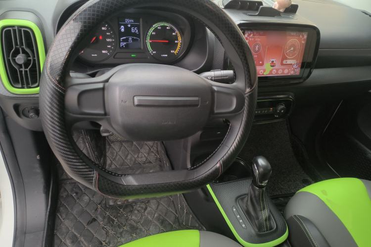 Used Roewe Clever 2021 302 km New Four-Seater Super-Efficient Version
