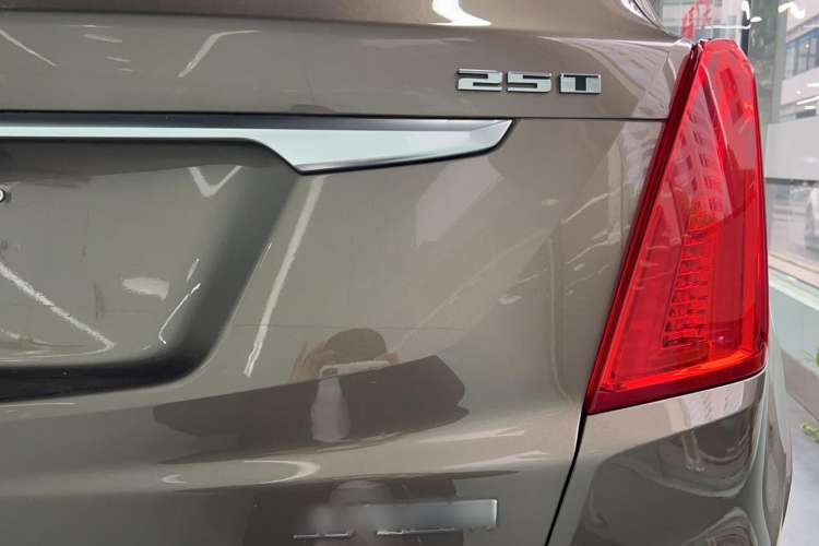 Used Cadillac XT5 2016 25T Luxury Model
