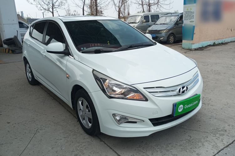 Used Hyundai Verna Ray 2014 1.4L Automatic GLX Front Right 45 Deg