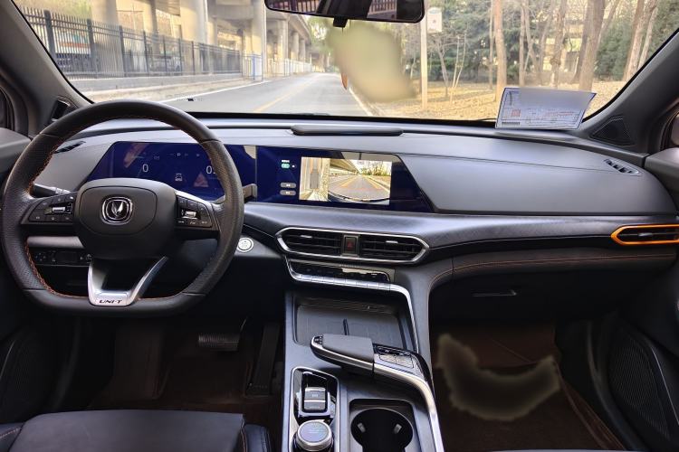 Used CHANGAN UNI-T 2022 1.5T Prestige Version Interior 1