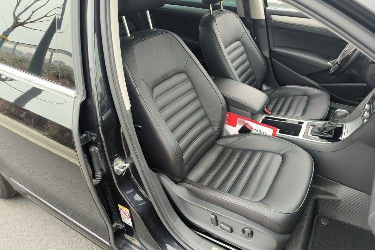 Used Volkswagen Passat 2014 1.8TSI DSG Prestige Edition Right Front Seat