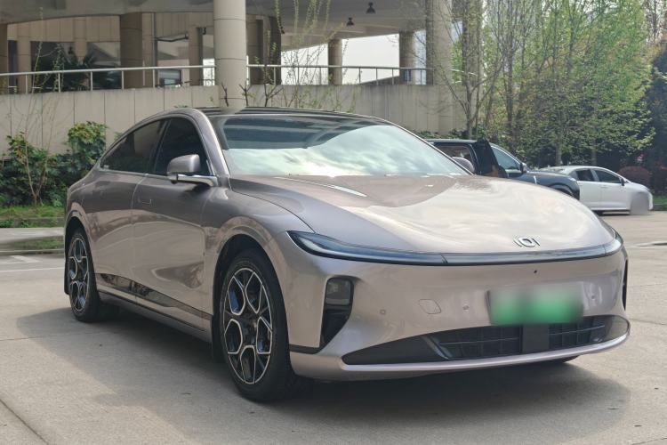 Used CHANGAN NEVO A07 2025 All-Electric "True Fragrance" Edition 710-Mile Long-Range Version Exterior 2