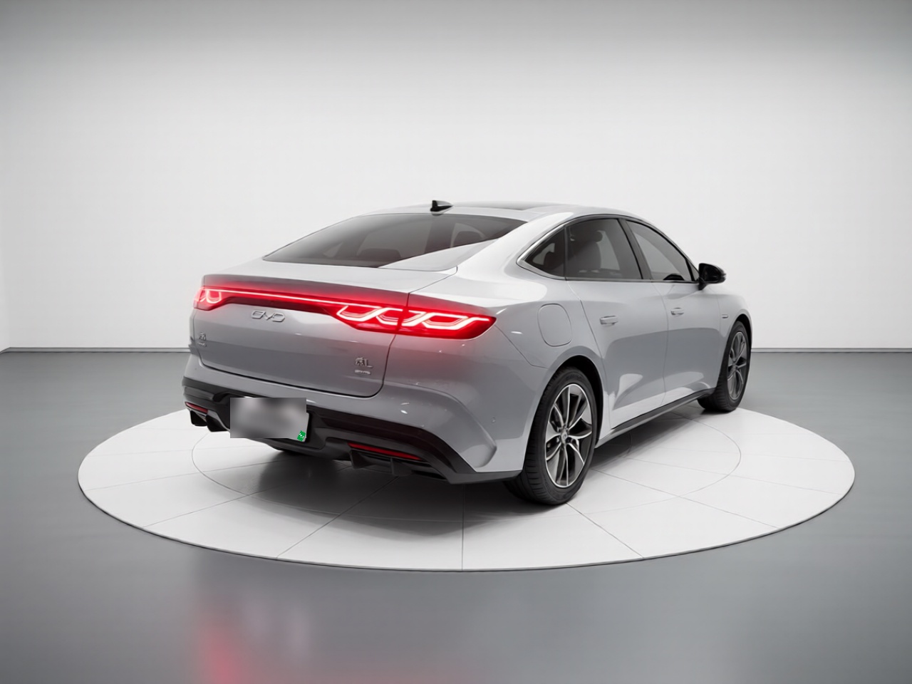 BYD Qin L 2025 DM-i Smart Drive 80KM Leading Model — снимка 6