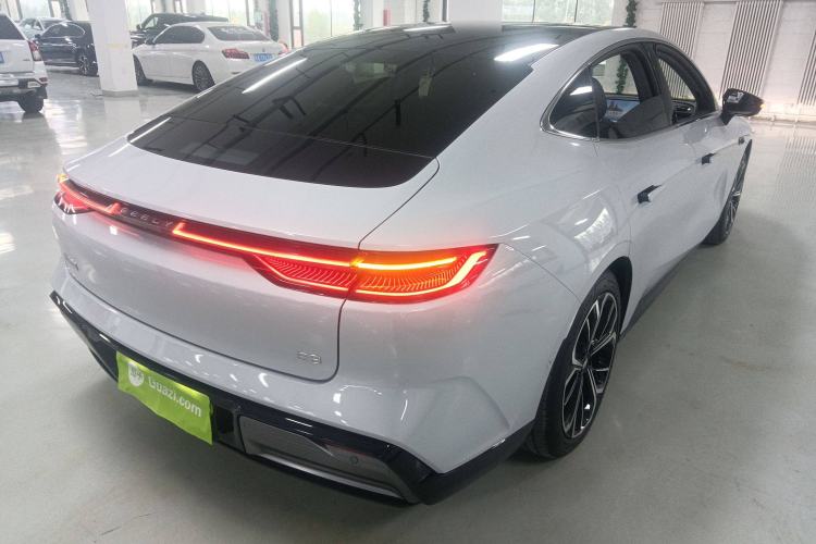 Used Geely Galaxy E8 2025 700 km Long-Range Intelligent Driving Version