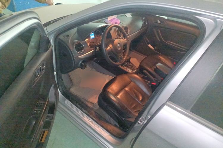 Used Volkswagen Lavida 2011 1.6L Automatic Premium Edition
