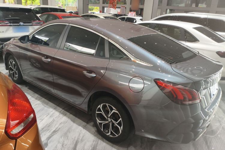 Used MG 5 2022 180 DVVT Manual Youth Luxury Edition