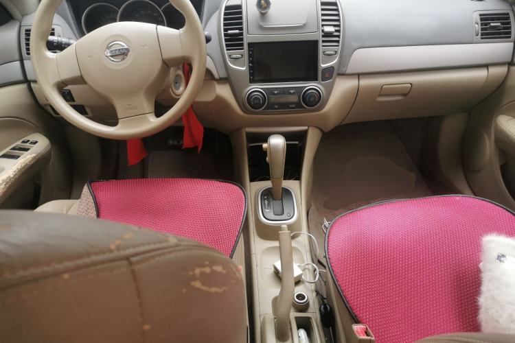 Used Nissan Sylphy 2012 Classic 1.6XE Automatic Comfort Edition Center Console