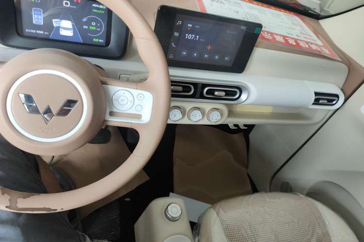 Used Wuling Hongguang MINIEV 2024 3rd Generation 215km Advanced Version