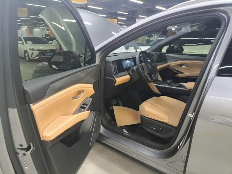 Used BYD Song L DM-i 2024 112 km Leading Edition — 16