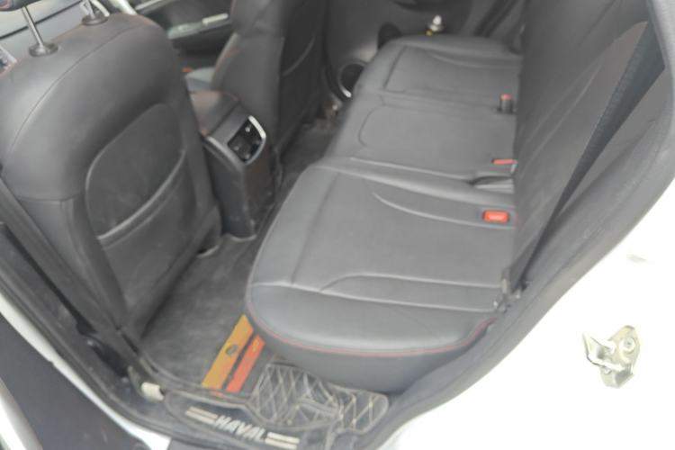 Used Haval M6 2019 1.5T Manual Two-Wheel Drive Elite Version China VI Standard Left Rear Seat