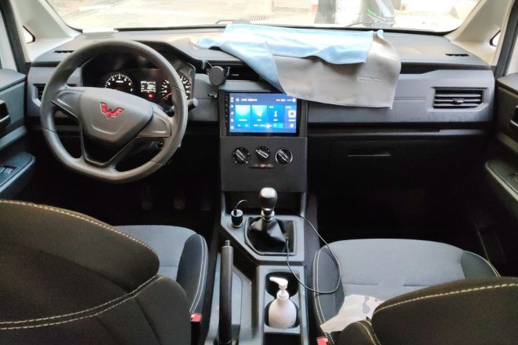 Used Wuling Hongguang PLUS 2019 1.5T Manual Standard Edition 5 Seats