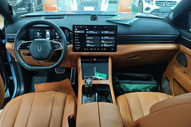 Used Hima AITO M7 2024 1.5T Intelligent Driving All-Wheel Drive Pro Version 5 Seats Ternary Lithium Battery Center Console