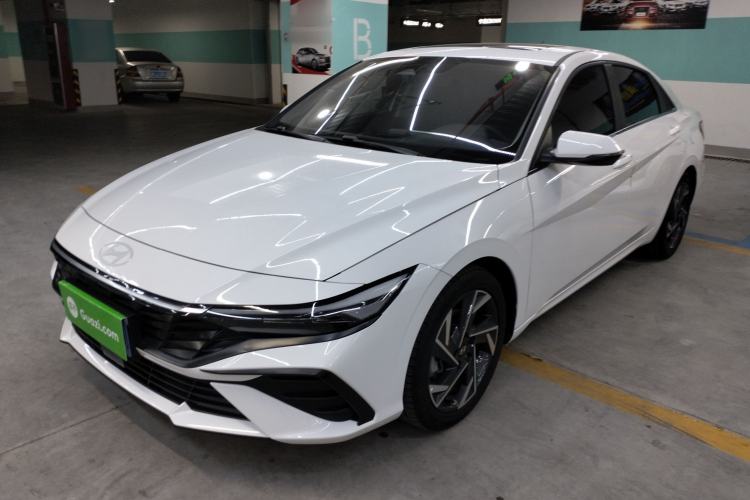 Used Hyundai Elantra 2023 1.5L CVT LUX Prestige Edition