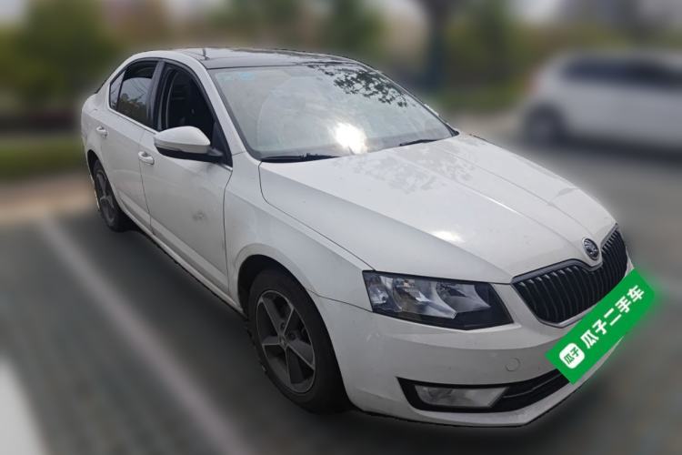 Used Skoda Octavia 2016 1.6L Automatic Smart Drive Edition Front Right 45 Deg