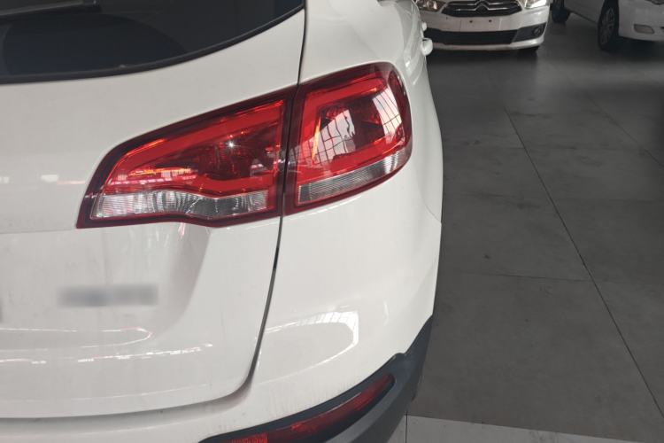 Used Zotye Domy X5 2017 Upgraded Model 1.5T Manual Luxury Version Right Rear Taillight