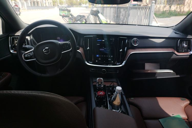 Used Volvo S60 2023 B4 Zhiyuan Luxury Edition